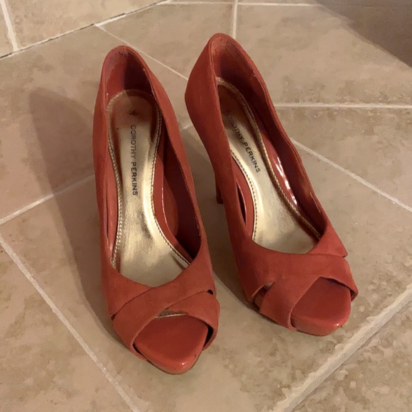 Coral Heels - Picture 3 of 7